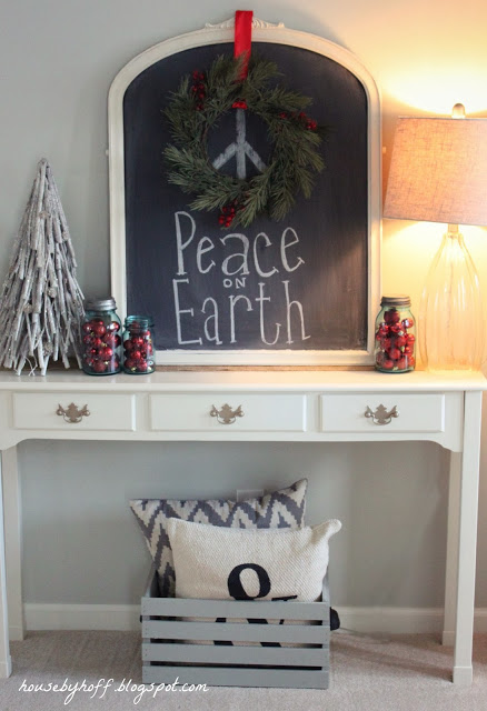 holiday decorating ideas via housebyhoff.com holiday decorating ideas via housebyhoff.com
