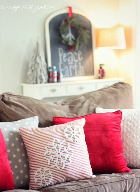 holiday decorating ideas via housebyhoff.com holiday decorating ideas via housebyhoff.com