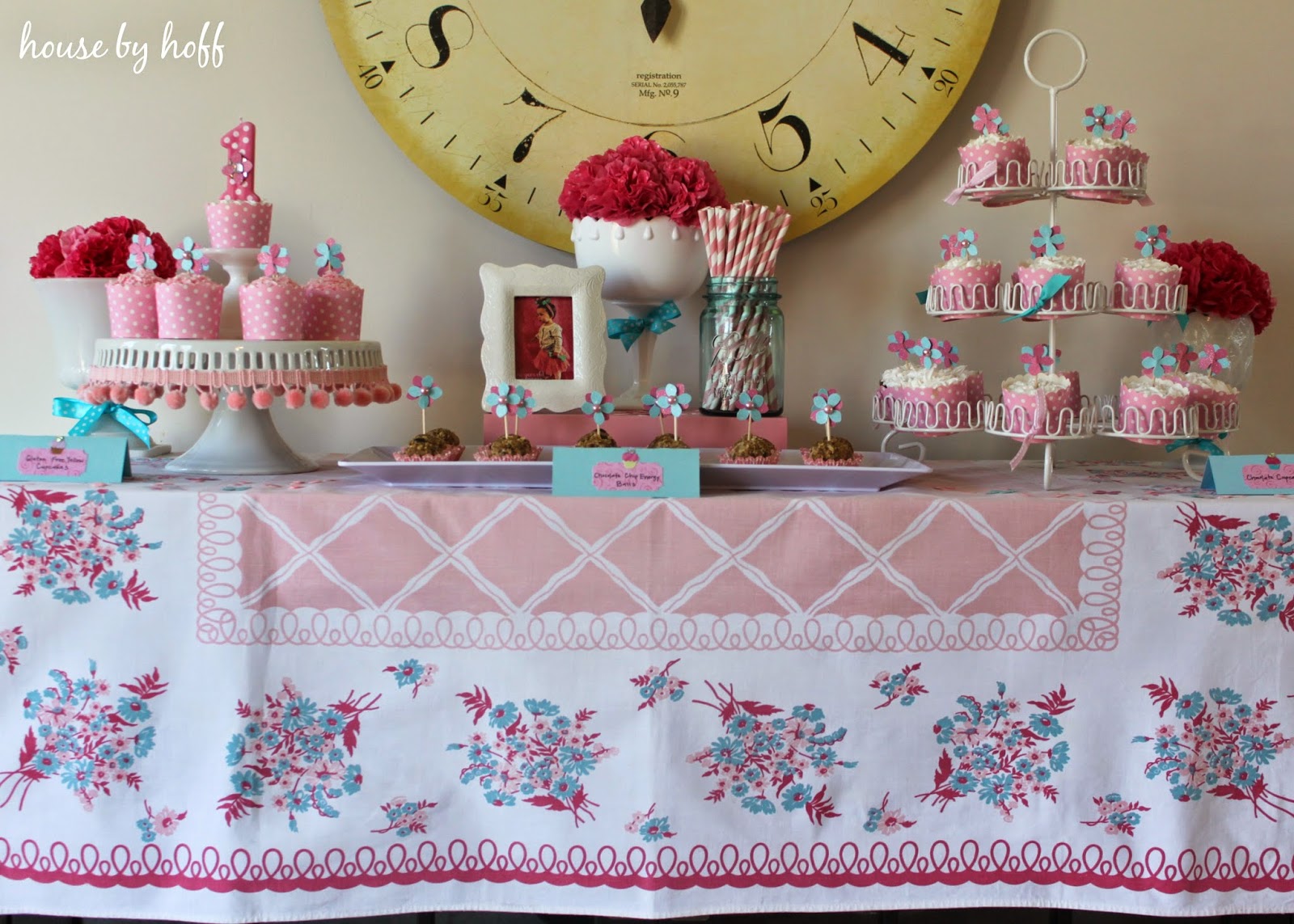 tips for photographing your child's birthday party via housebyhoff.com