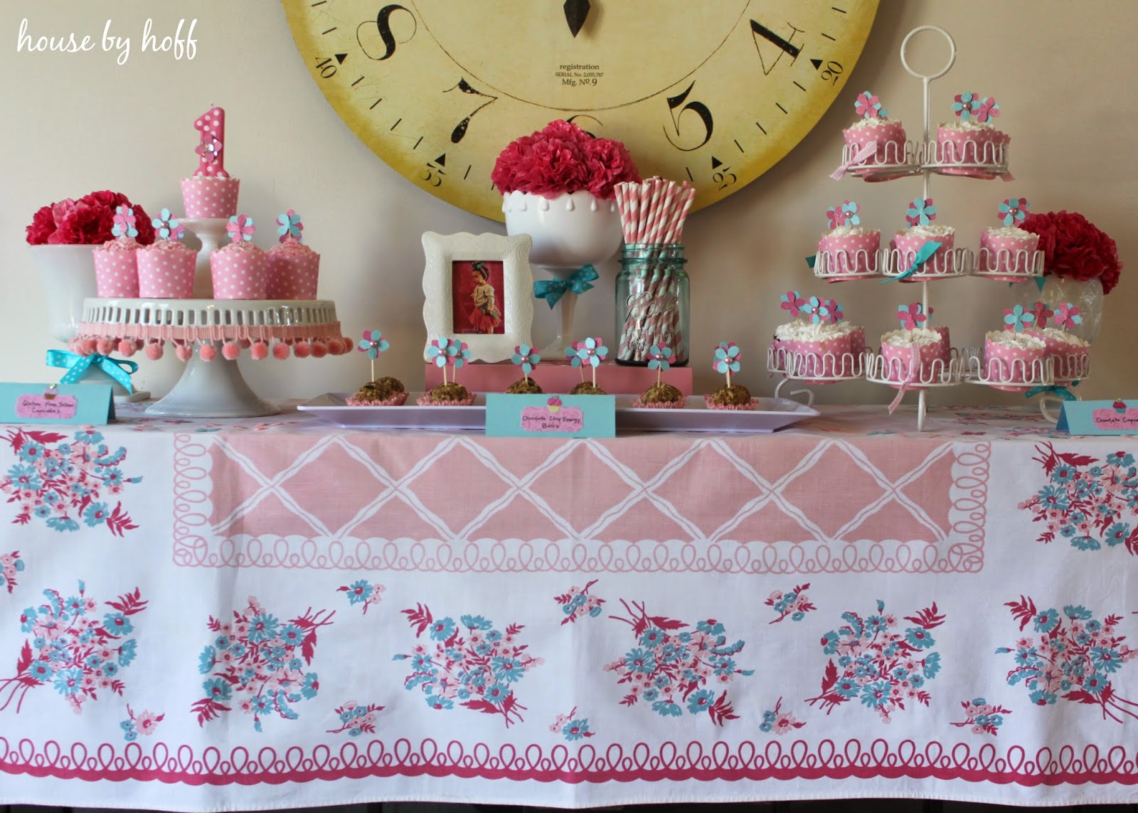 tips for photographing your child's birthday party via housebyhoff.com