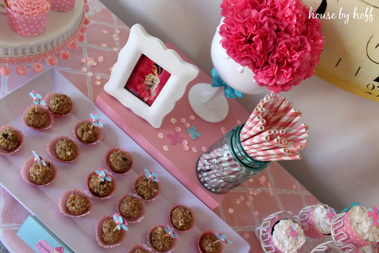 tips for photographing your child's birthday party via housebyhoff.com tips for photographing your child's birthday party via housebyhoff.com