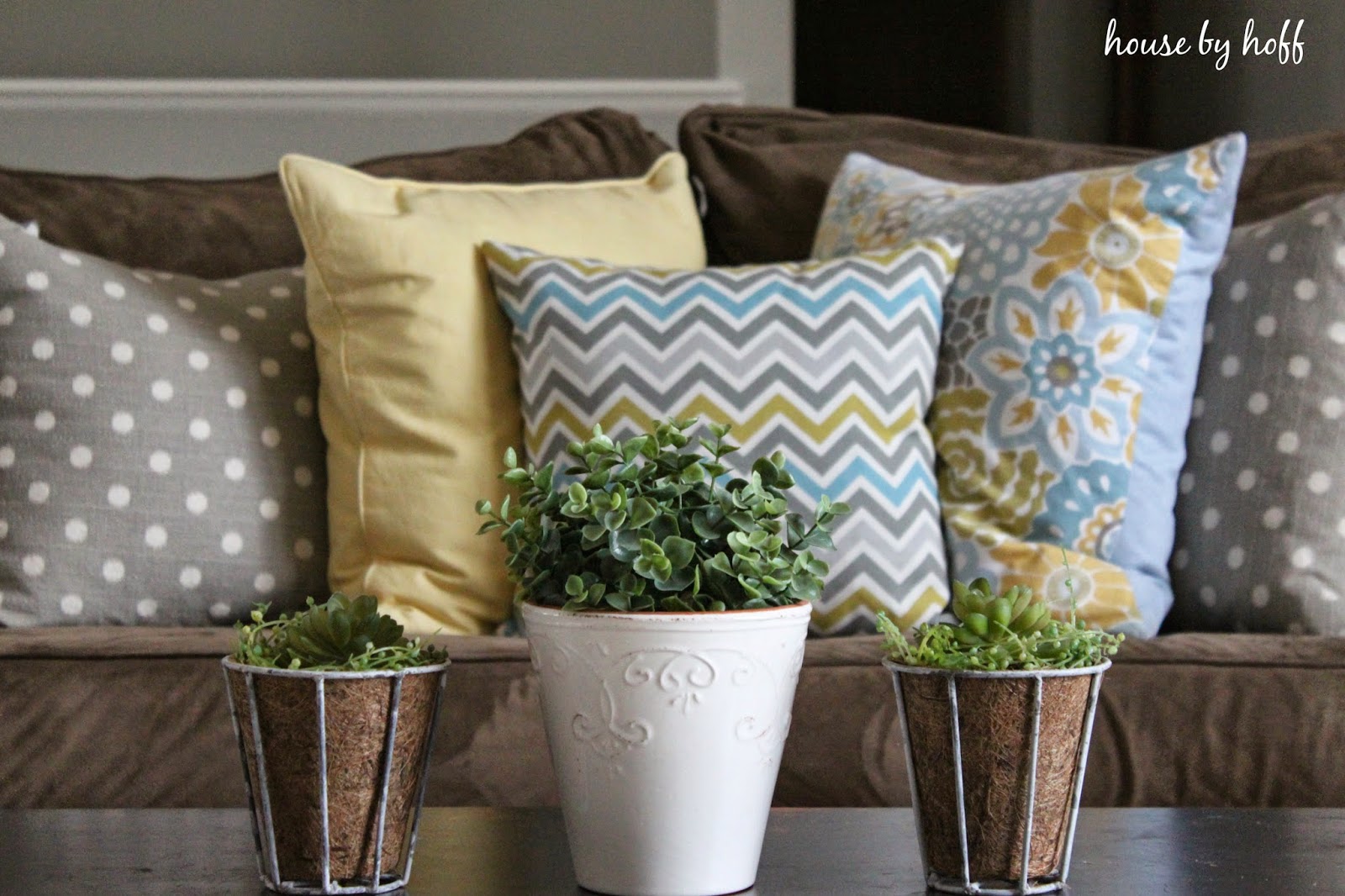 decorating for spring via housebyhoff.com