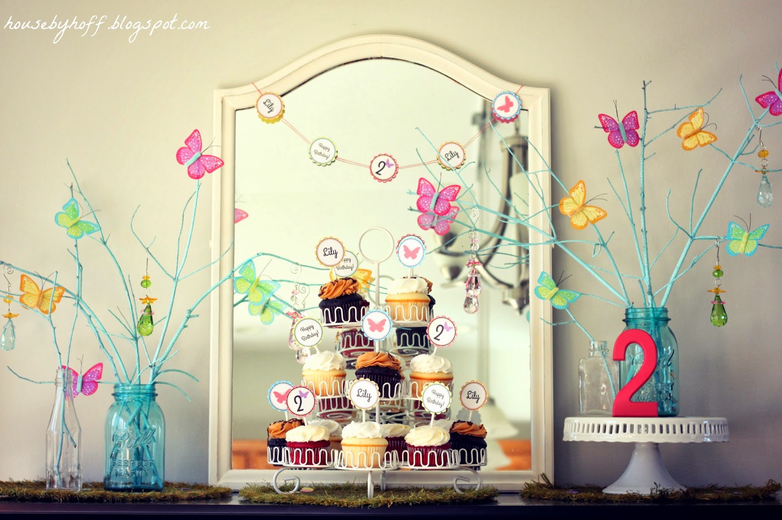 tips for photographing your child's birthday party via housebyhoff.com