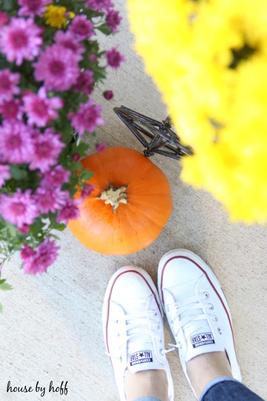 Decorating a Small Front Stoop for Fall