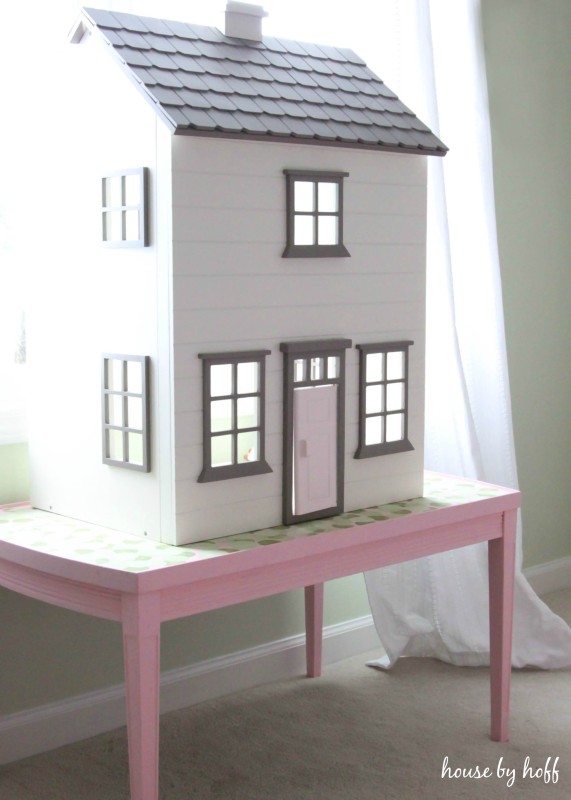 How to Make a Dollhouse Table From An Old Coffee Table via House by Hoff1