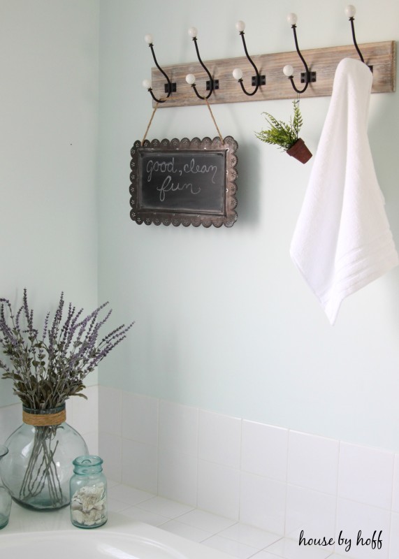 Decorating the Master Bath via House by Hoff