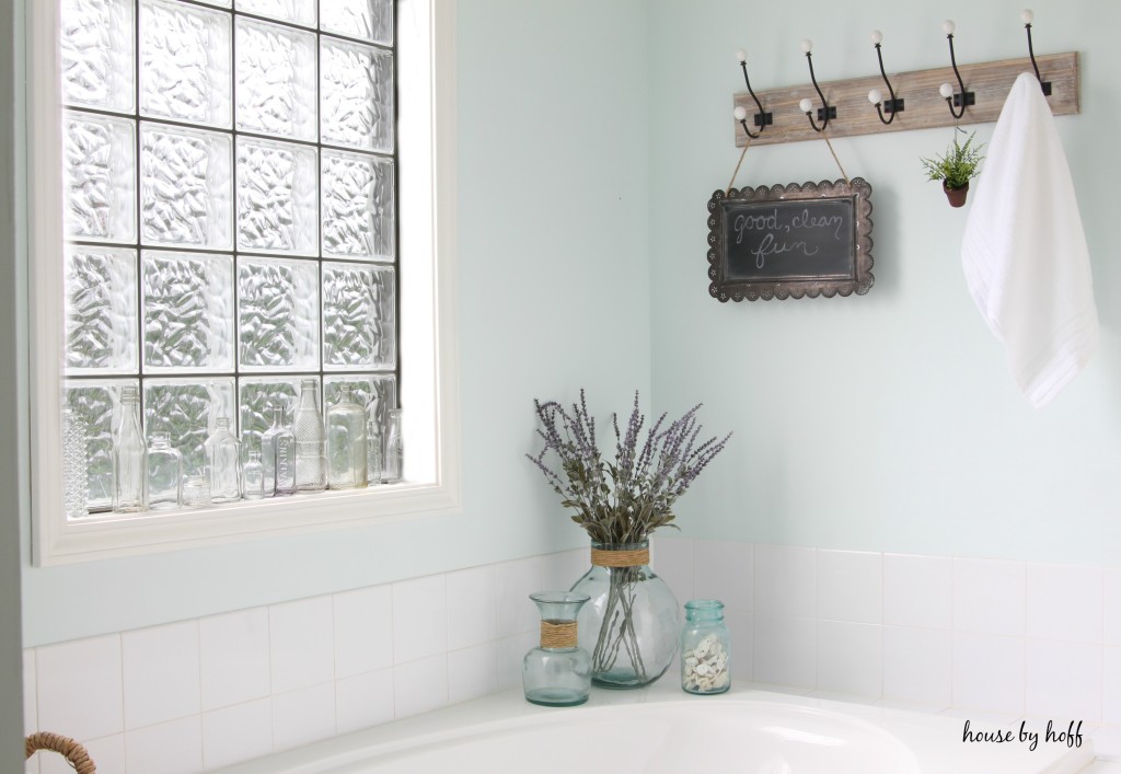 Decorating the Master Bath via House by Hoff