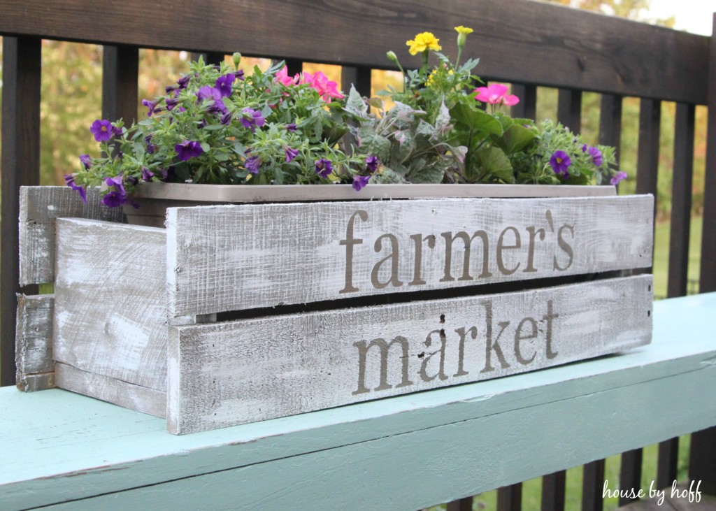 DIY Pallet Wood Planter Box {Summer Celebration 2015
