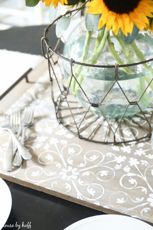 Silver forks on the tray.