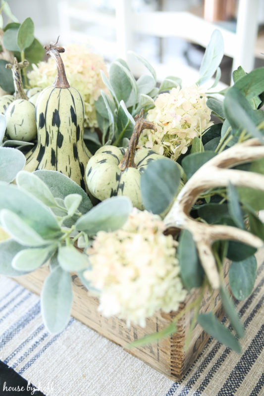 Close up aerial picture of the centerpiece on the table.