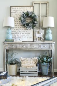 Bright and Neutral Entryway