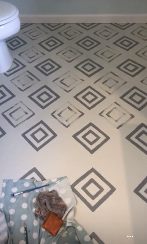 Stenciling the bathroom floor