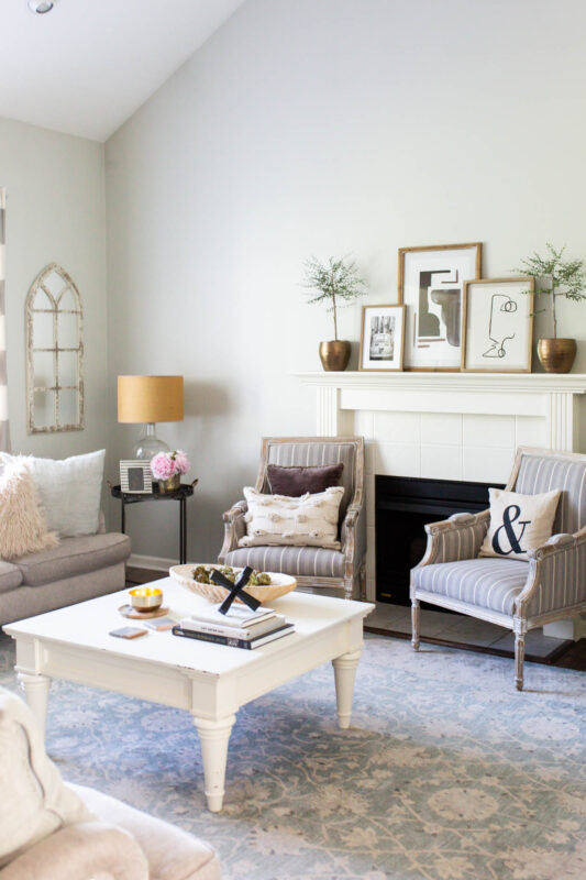 Neutral living room with black and white decor