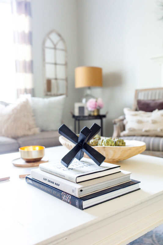 Coffee table with black and white decor